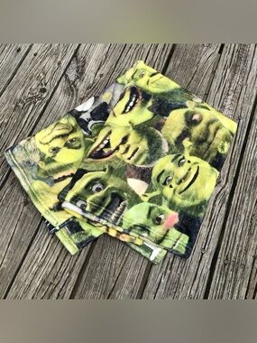 Amazon SHREK Character Face Print Fuzzy Fleece Blanket Throw Movie Lover
